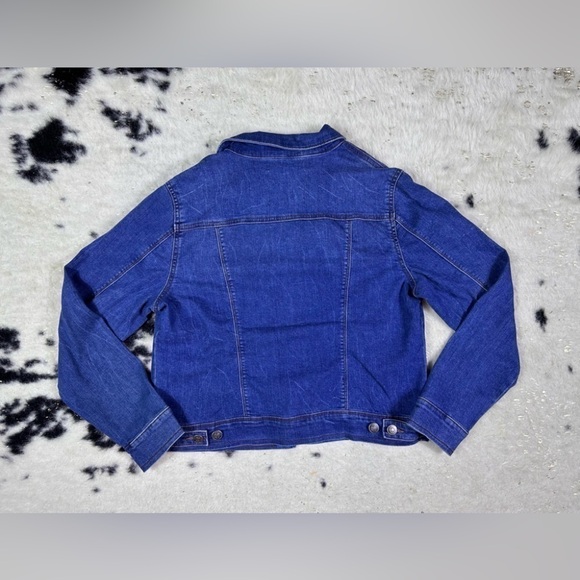 Nine West Women’s Dark Wash Stretch Denim Jacket Wize Medium NWT - Picture 9 of 9